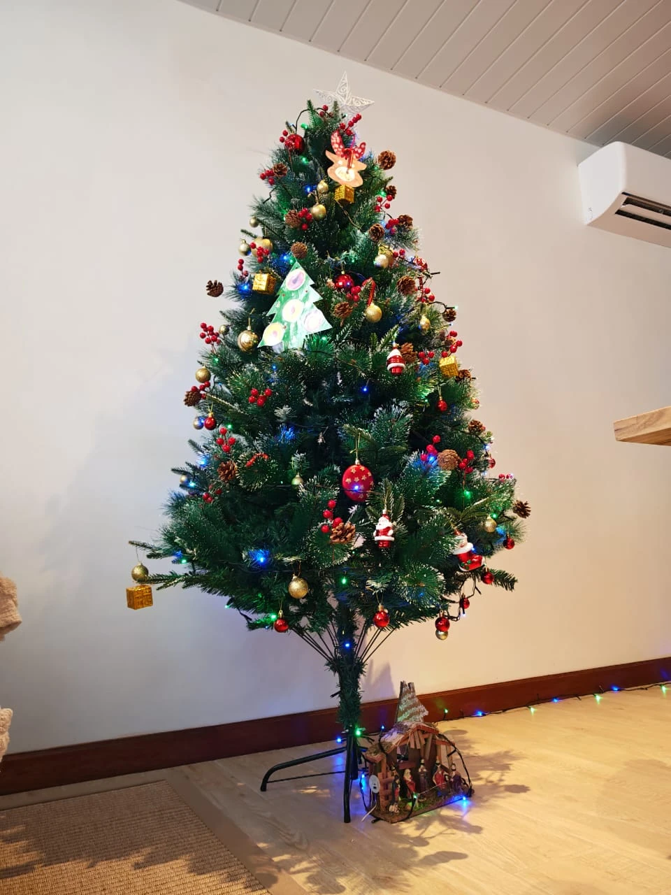 Christmas Interior Styling – Festive Dining & Seasonal Decor