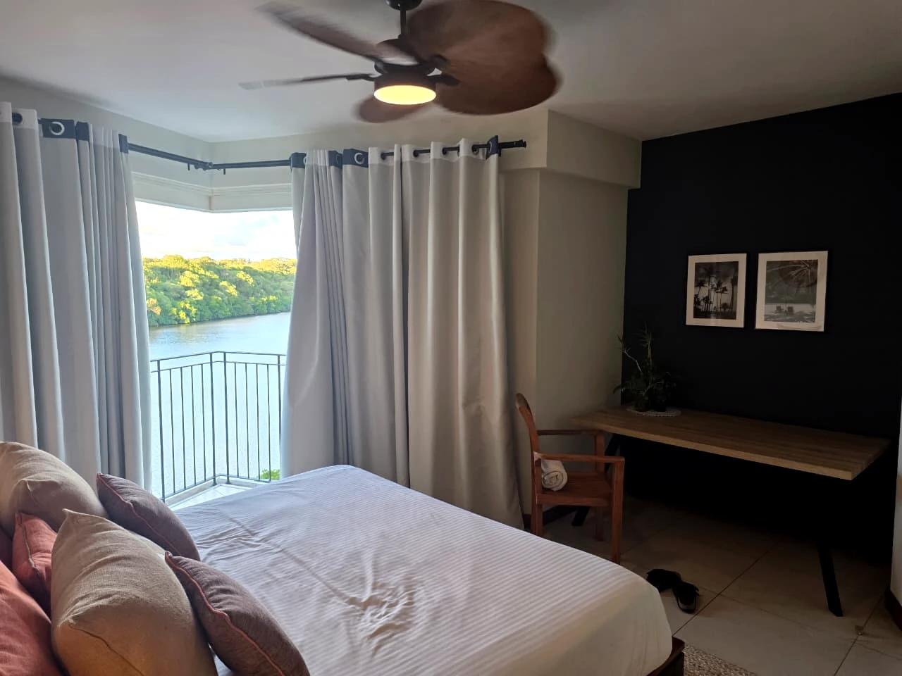 Port Chambly Waterfront Penthouse – Warm Contemporary Island Living