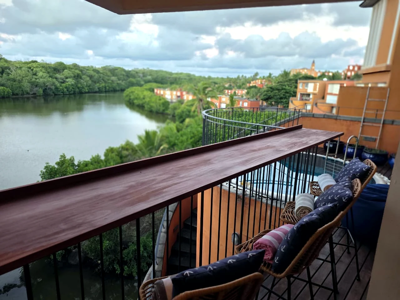 Port Chambly Waterfront Penthouse – Warm Contemporary Island Living