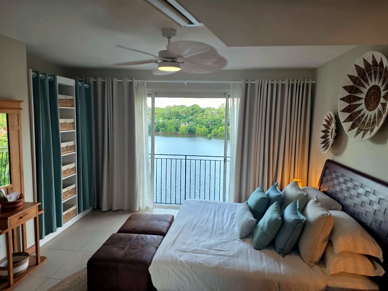 Port Chambly Waterfront Penthouse – Warm Contemporary Island Living